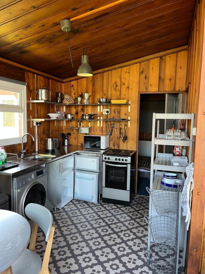 Madame Chalet Seaton  Luaran gambar